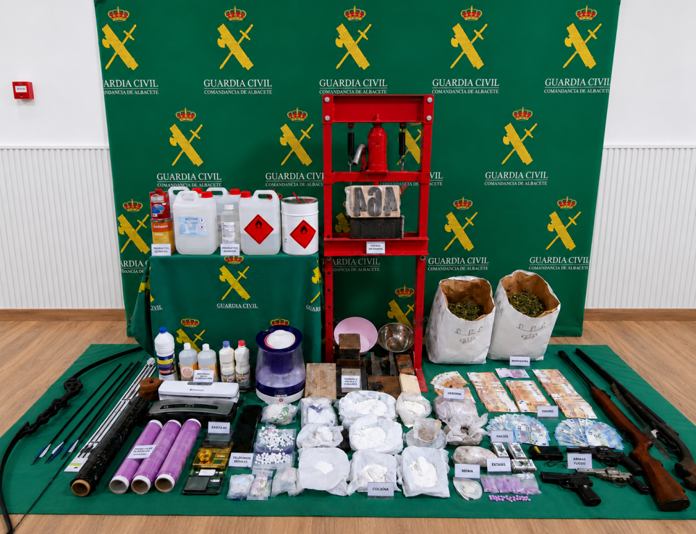 Cae una red de droga con armas, dinero y más de 54.000 dosis listas para circular 8 Cae una red de droga con armas, dinero y más de 54.000 dosis listas para circular