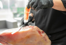 El arte del corte de jamón vuelve al Casino de Tomelloso con una nueva cita formativa El arte del corte de jamón vuelve al Casino de Tomelloso con una nueva cita formativa