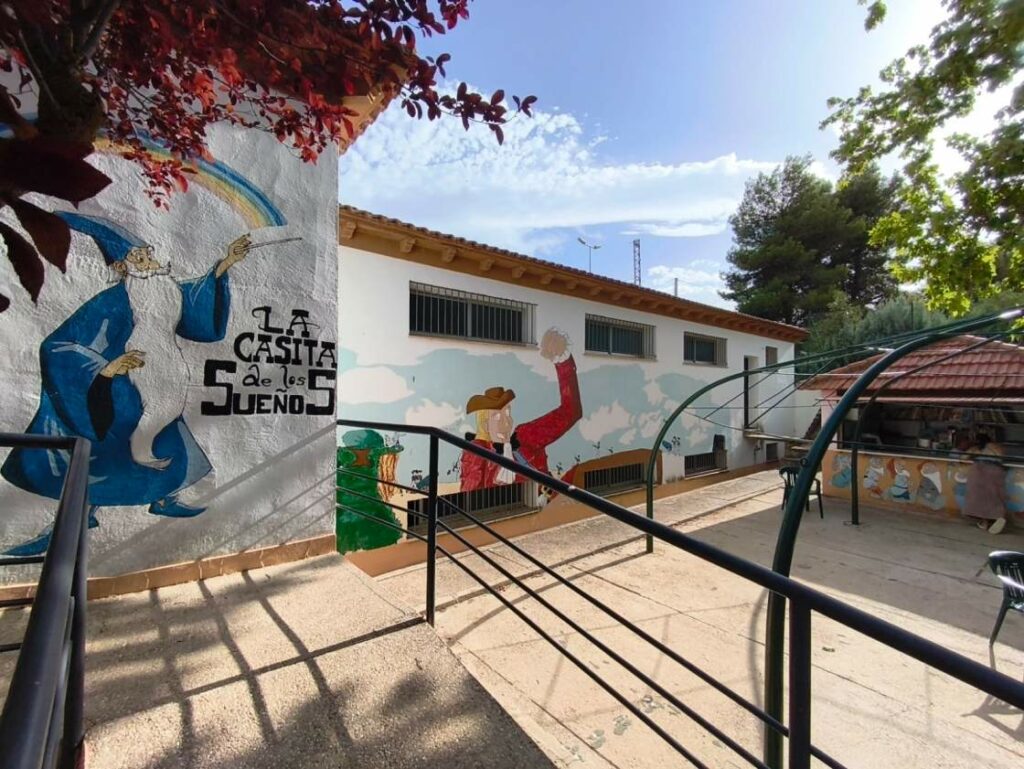 La Casita de los Sueños vuelve a abrir sus puertas para llenar de lectura las tardes de verano en la Piscina Municipal de Villacañas 2 casitadelossuenosvillacanas