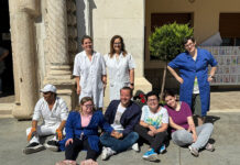 El Centro Ocupacional realiza nuevas labores de cuidado de las zonas verdes y plantación de flores en Villacañas El Centro Ocupacional realiza nuevas labores de cuidado de las zonas verdes y plantación de flores en Villacañas
