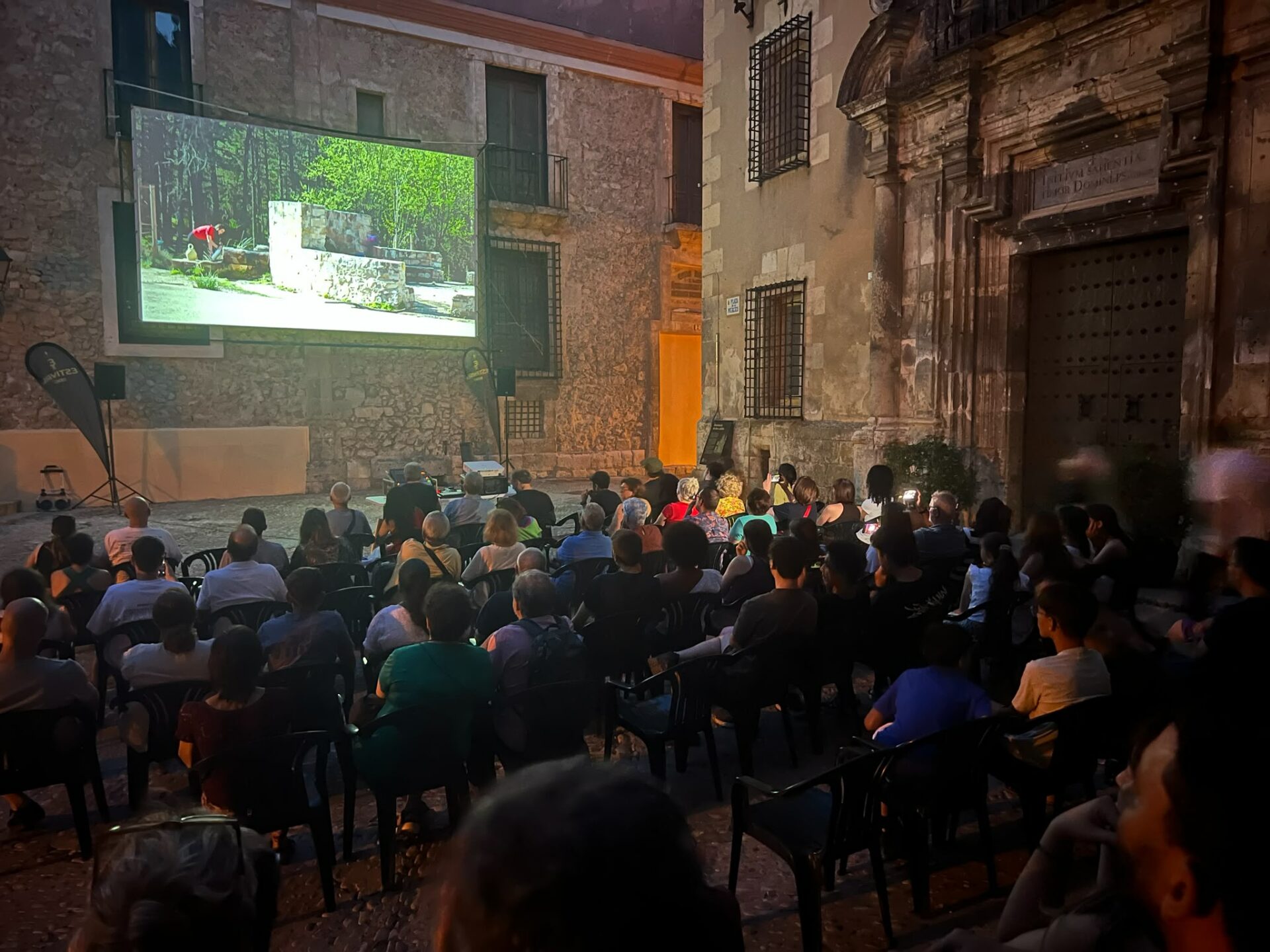 La inclusión, la accesibilidad, la música y el cine documental protagonizan una nueva noche de Estival Cine en la Plaza de la Merced de Cuenca