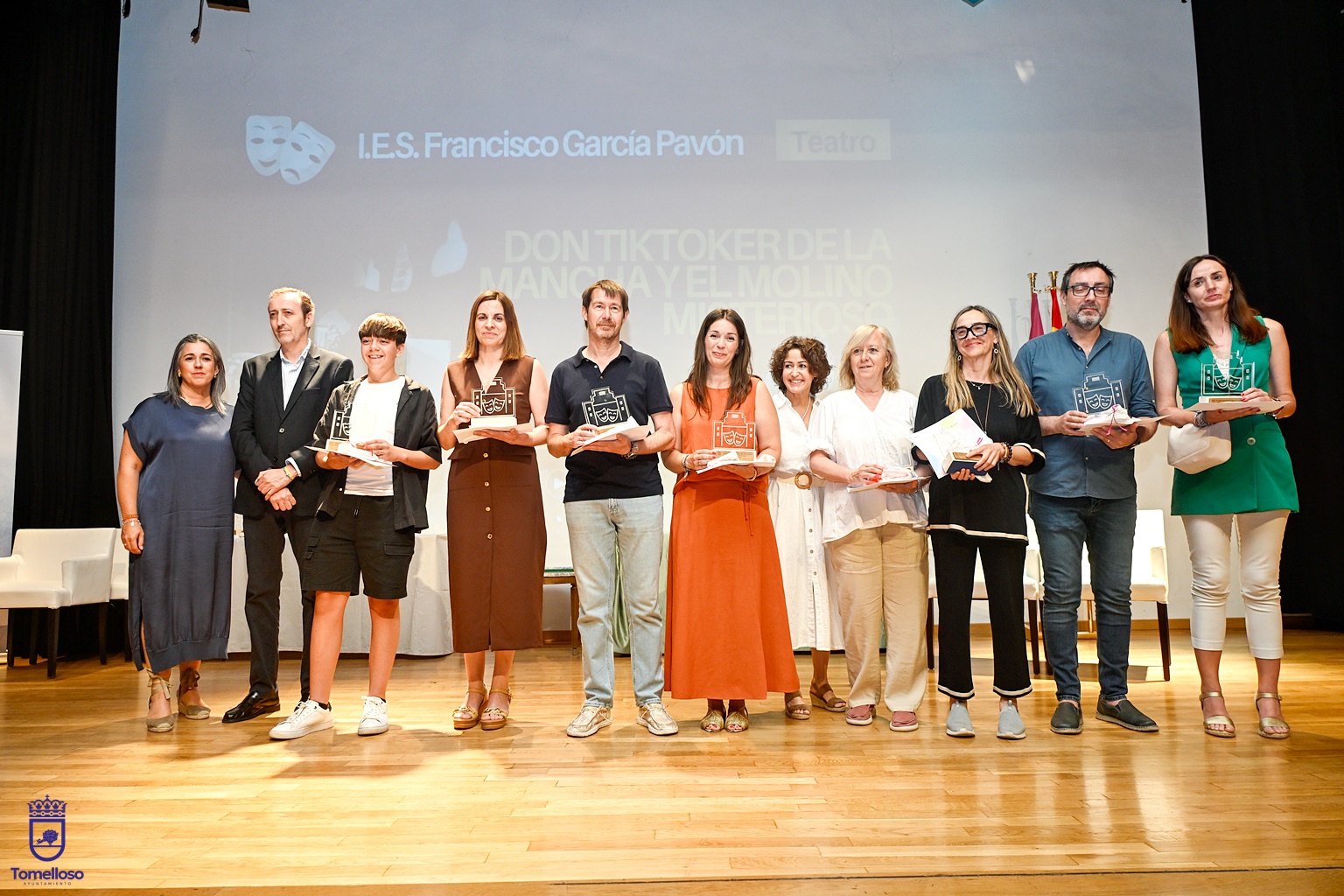 Clausurado el curso escolar 2025-26 con la entrega de premios de los certámenes escolares 13 Clausurado el curso escolar 2025-26 con la entrega de premios de los certámenes escolares
