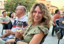Más de un centenar de personas participan en la cata didáctica celebrada en Villacañas para promover la cultura del vino y apoyar al sector vitivinícola regional Más de un centenar de personas participan en la cata didáctica celebrada en Villacañas para promover la cultura del vino y apoyar al sector vitivinícola regional