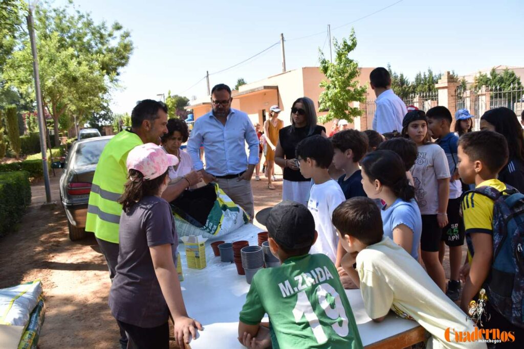 Tomelloso celebra el Día Mundial del Medio Ambiente con escolares en el Parque de la Constitución 9 dia medio ambiente ttomelloso 11