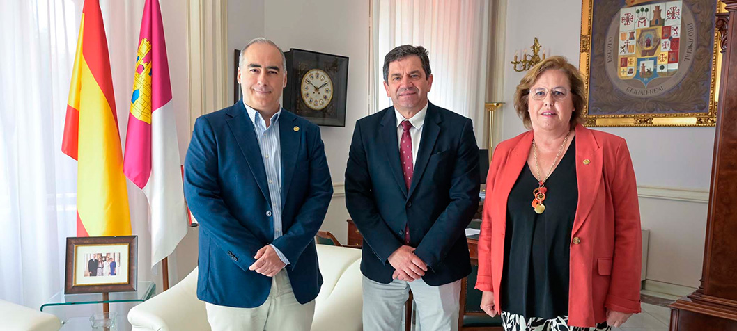 Diputación y Colegio Oficial de Veterinarios apuestan por un marco de colaboración institucional al que se puedan adherir los ayuntamientos para fomentar el control de las colonias felinas