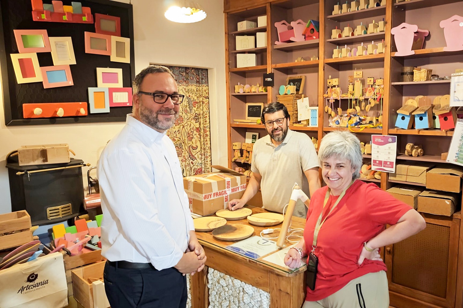 El alcalde visita Mondema Artesanos y destaca su aportación a la proyección de Tomelloso