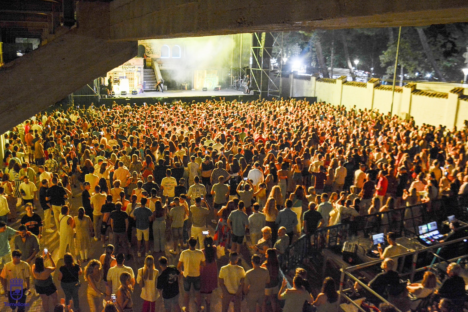 El Ayuntamiento aprueba la adjudicación de kioscos en el recinto ferial y el servicio de barra para los conciertos de agosto