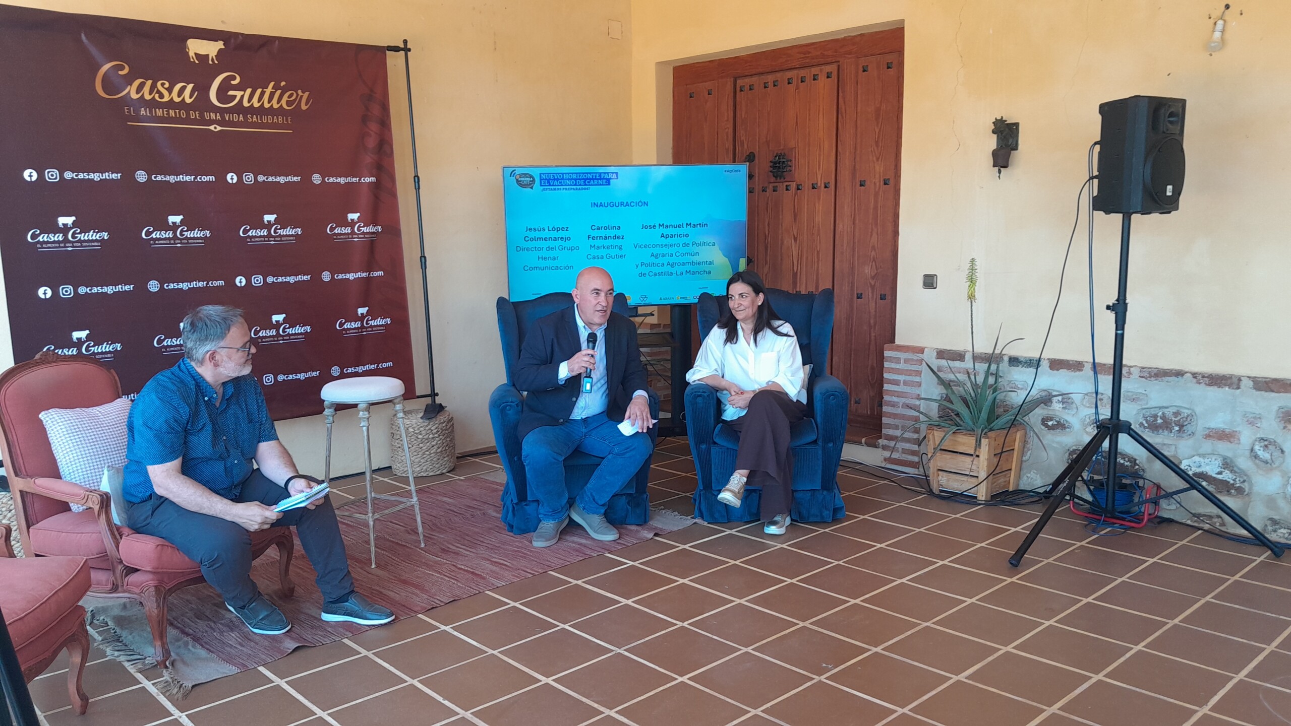 El Gobierno regional señala el valor estratégico de la ganadería porque además de producir alimentos, crea empleo y mantiene vivos los pueblos 1 El Gobierno regional señala el valor estratégico de la ganadería porque además de producir alimentos, crea empleo y mantiene vivos los pueblos