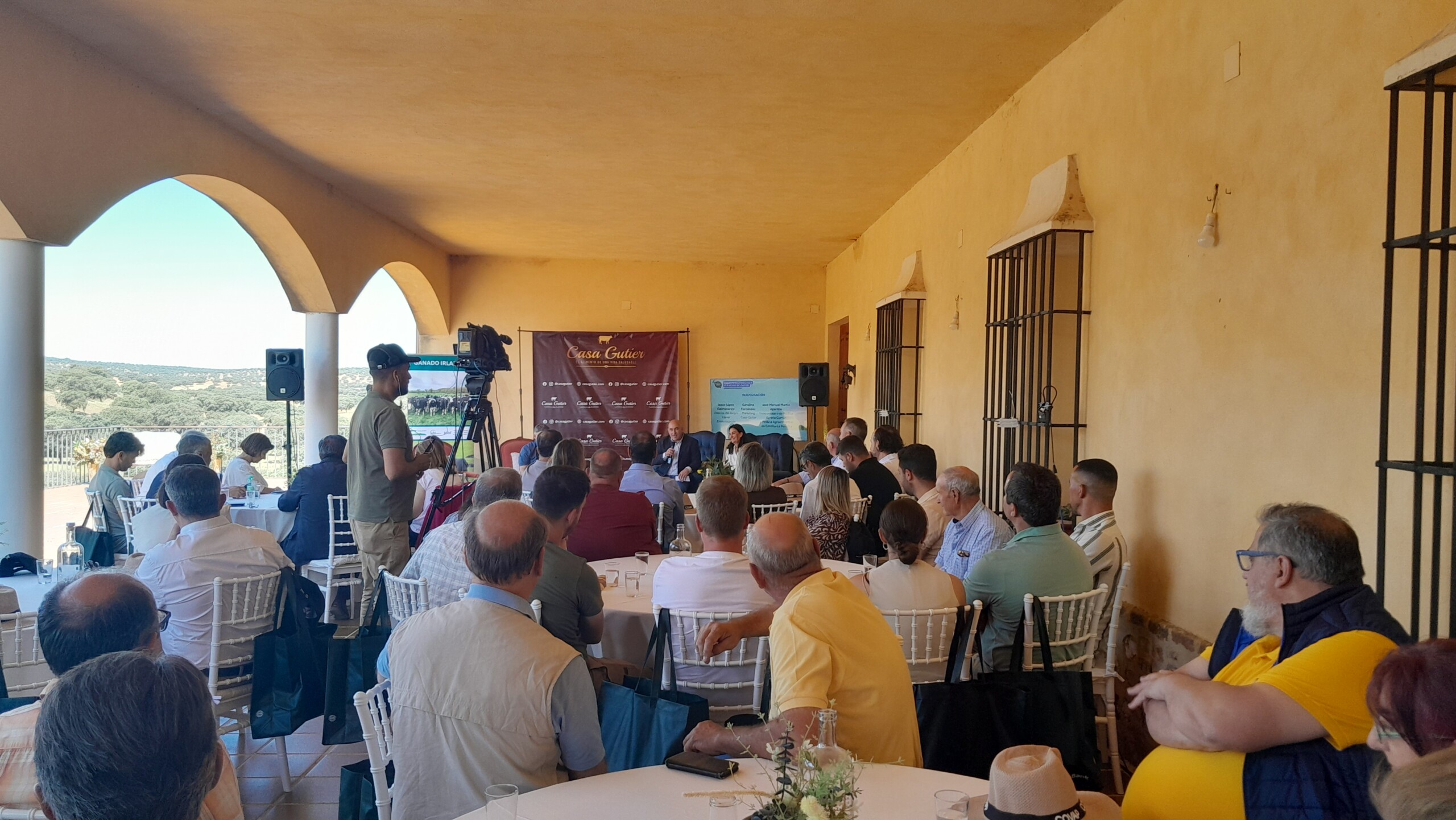 El Gobierno regional señala el valor estratégico de la ganadería porque además de producir alimentos, crea empleo y mantiene vivos los pueblos 2 El Gobierno regional señala el valor estratégico de la ganadería porque además de producir alimentos, crea empleo y mantiene vivos los pueblos