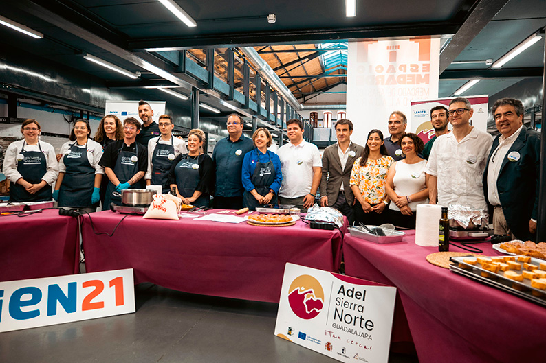 Catorce productores agroalimentarios de la Sierra Norte de Guadalajara se dan cita en el Mercado de Abastos