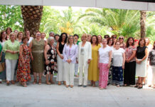 Más de 40 directivas de AMFAR se forman para convertirse en “Escudos Violetas”, agentes de prevención y detección de la violencia digital Más de 40 directivas de AMFAR SE FORMAN para convertirse en “esCUDOS VIOLETAS”, agentes de prevención y detección de LA violencia digital