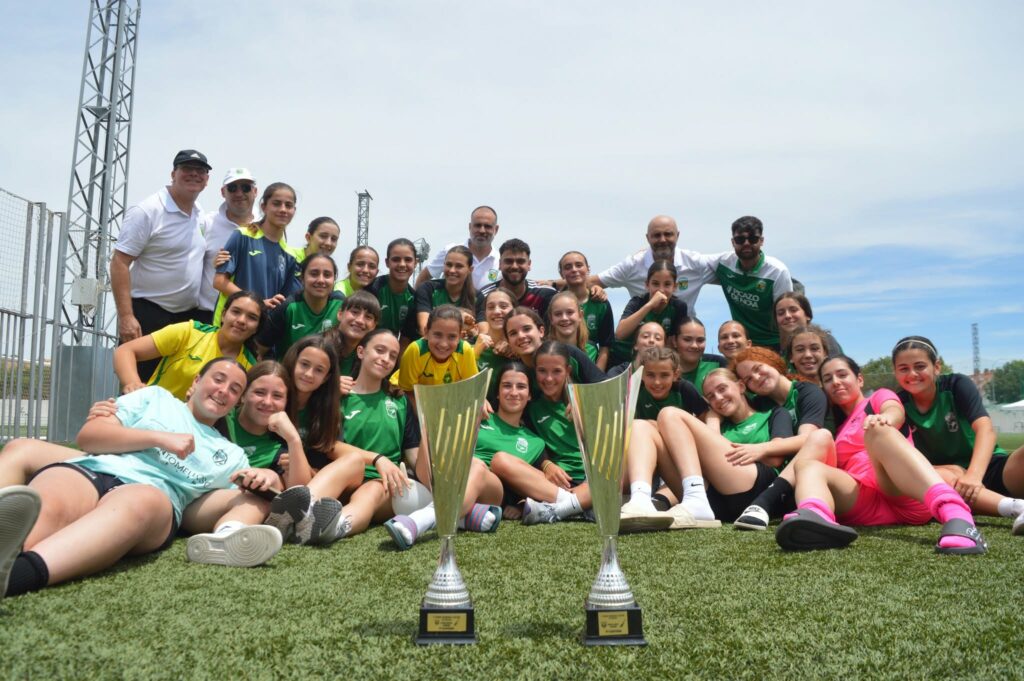 La Escuela de Fútbol de Tomelloso brilla en Albacete con un subcampeonato y un bronce 1 La Escuela de Fútbol de Tomelloso brilla en Albacete con un subcampeonato y un bronce
