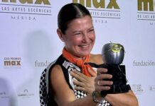 El espectáculo «Vuela» de Sara Baras recibe el premio Max Aplauso del público El espectáculo "Vuela" de Sara Baras recibe el premio Max Aplauso del público