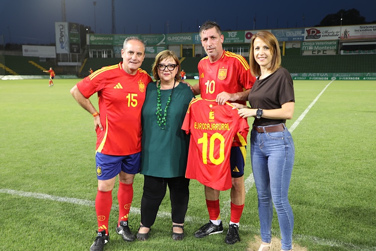 Fundación Eurocaja Rural une fuerzas con las instituciones extremeñas en un partido solidario histórico contra la ELA 2 image 9