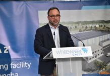 Navarro reivindica a Tomelloso como motor industrial en el acto de la colocación de la primera piedra de las nuevas instalaciones de Whitewater Group Navarro reivindica a Tomelloso como motor industrial en el acto de la colocación de la primera piedra de las nuevas instalaciones de Whitewater Group
