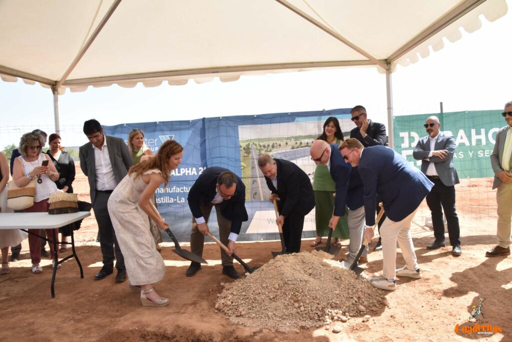 Whitewater Group colocó en Tomelloso la primera piedra de una nueva etapa industrial ligada al agua, los centros de datos y el empleo 48 inauguracion whitewater tomelloso 43