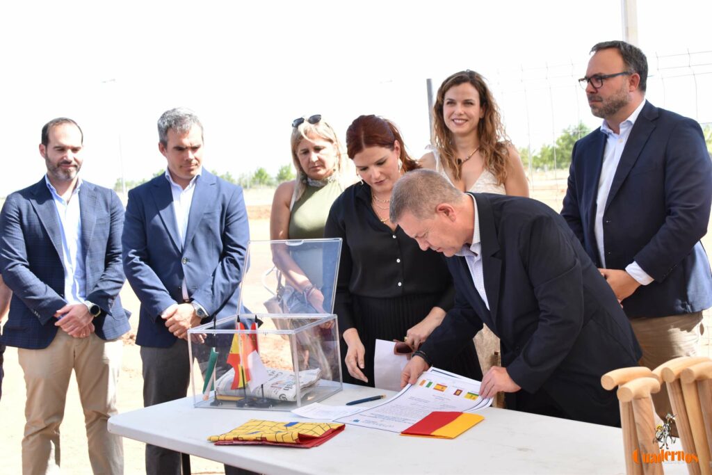 Whitewater Group colocó en Tomelloso la primera piedra de una nueva etapa industrial ligada al agua, los centros de datos y el empleo 54 inauguracion whitewater tomelloso 49