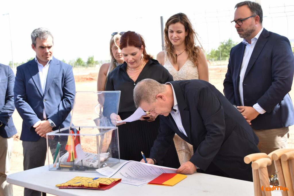 Whitewater Group colocó en Tomelloso la primera piedra de una nueva etapa industrial ligada al agua, los centros de datos y el empleo 55 inauguracion whitewater tomelloso 50