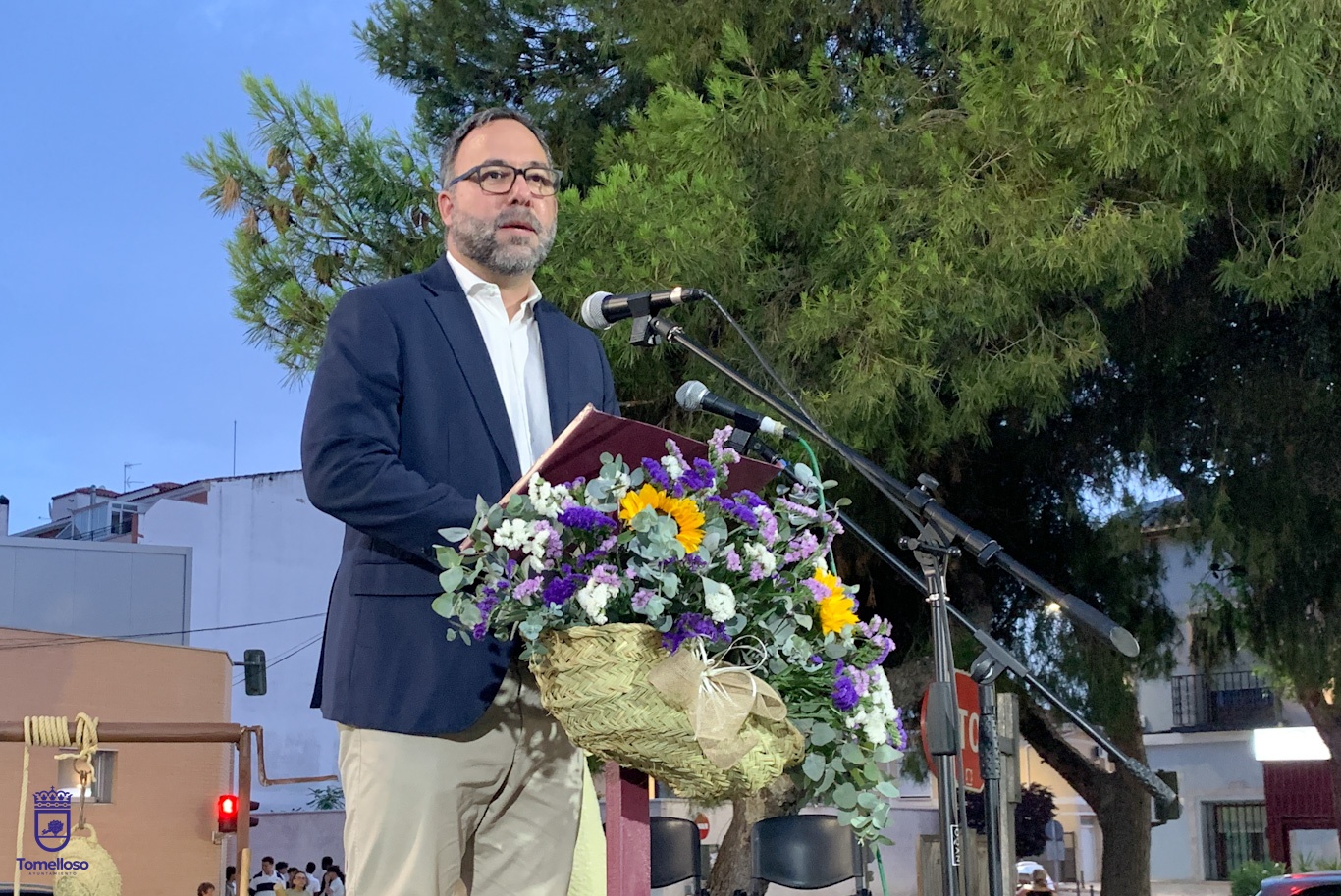 El Barrio Maternidad abre sus fiestas reivindicando la convivencia y la vida vecinal 6 Javier Navarro pone en valor el trabajo de las asociaciones vecinales durante la inauguración de las fiestas del Barrio Maternidad
