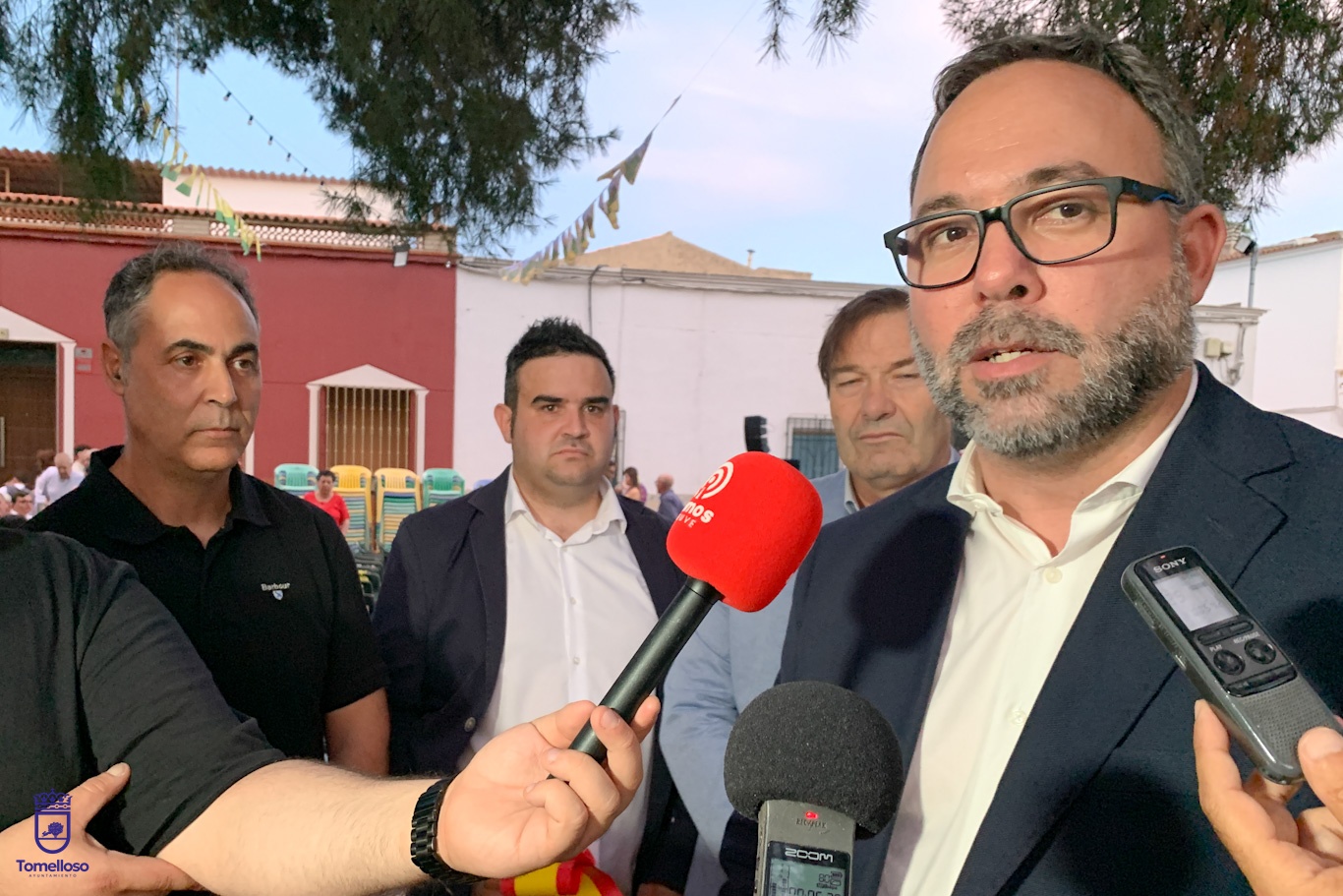 El Barrio Maternidad abre sus fiestas reivindicando la convivencia y la vida vecinal 1 Javier Navarro pone en valor el trabajo de las asociaciones vecinales durante la inauguración de las fiestas del Barrio Maternidad