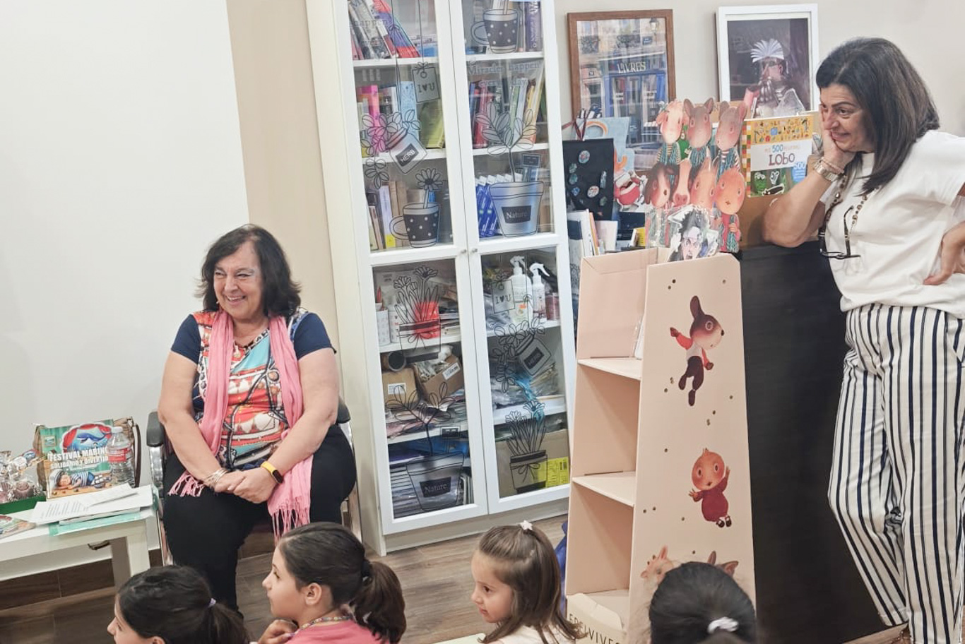 Pilar Valentín convierte la lectura infantil en una aventura submarina llena de valores 1 La concejala de Juventud destaca el talento creativo y educativo de Pilar Valentín en la presentación de “Festival Marino, Solidario y Divertido”