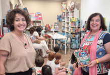 Pilar Valentín convierte la lectura infantil en una aventura submarina llena de valores La concejala de Juventud destaca el talento creativo y educativo de Pilar Valentín en la presentación de “Festival Marino, Solidario y Divertido”