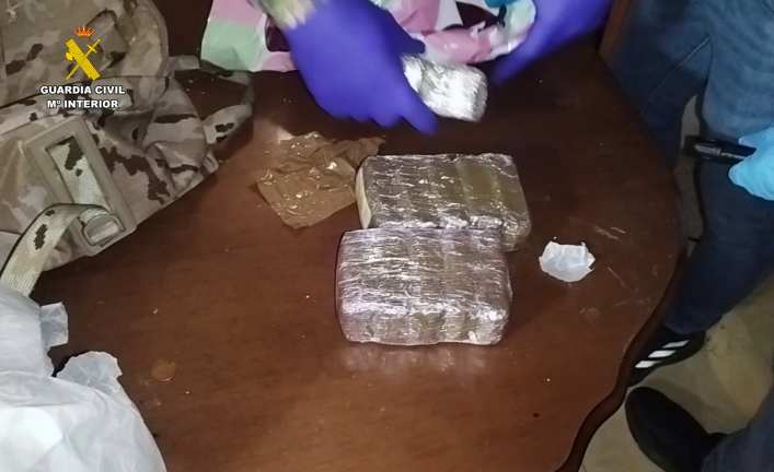 La Guardia Civil de Albacete detiene a tres personas por tráfico de drogas y desmantela dos narcopisos en Almansa 3 narcopisos almansa 4