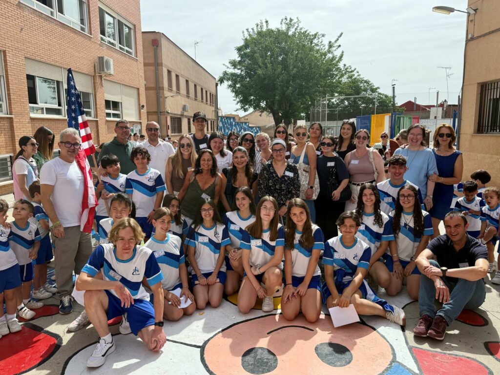 El Colegio Ntra. Sra. de la Consolación vuelve a abrir sus puertas al mundo con la visita de estudiantes estadounidenses interesados en el proyecto internacional ‘Happy Schools’ 5 nuestra senora consolacion villacanas 2