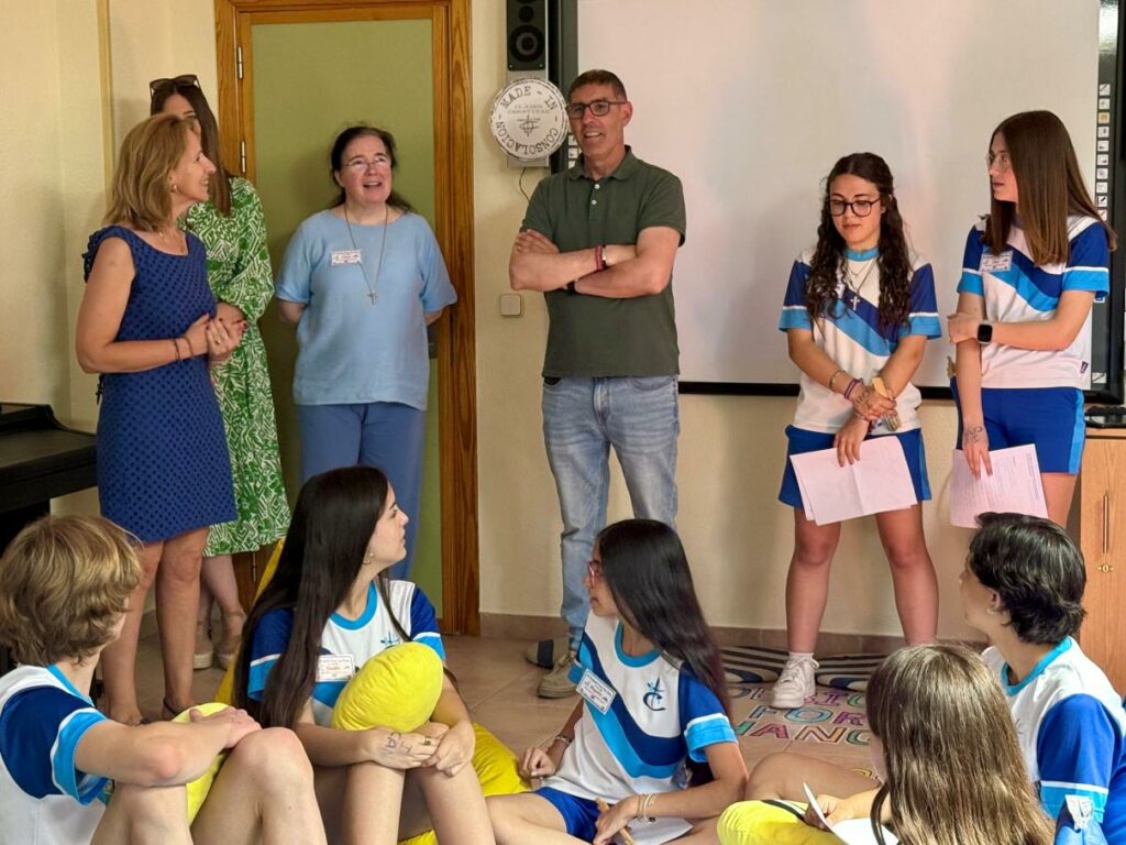 El Colegio Ntra. Sra. de la Consolación vuelve a abrir sus puertas al mundo con la visita de estudiantes estadounidenses interesados en el proyecto internacional ‘Happy Schools’ 2 nuestra senora consolacion villacanas 5