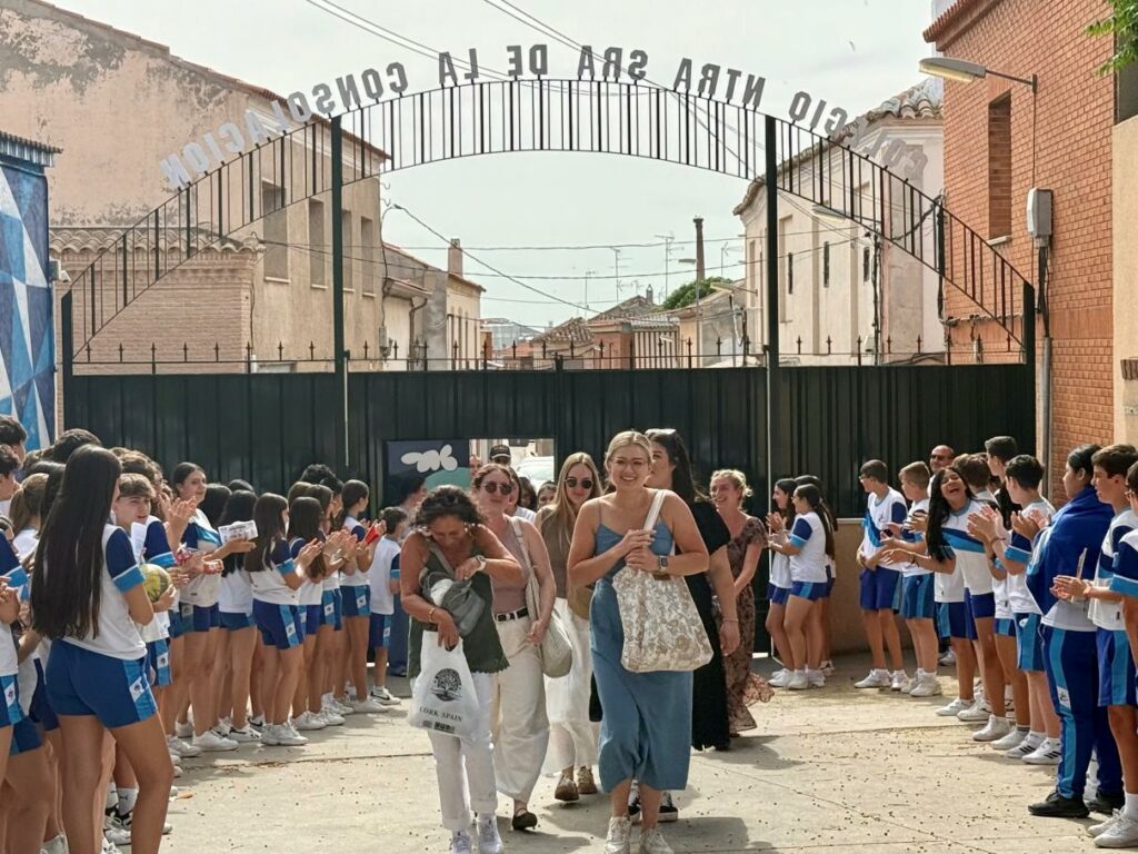 El Colegio Ntra. Sra. de la Consolación vuelve a abrir sus puertas al mundo con la visita de estudiantes estadounidenses interesados en el proyecto internacional ‘Happy Schools’ 1 nuestra senora consolacion villacanas 6