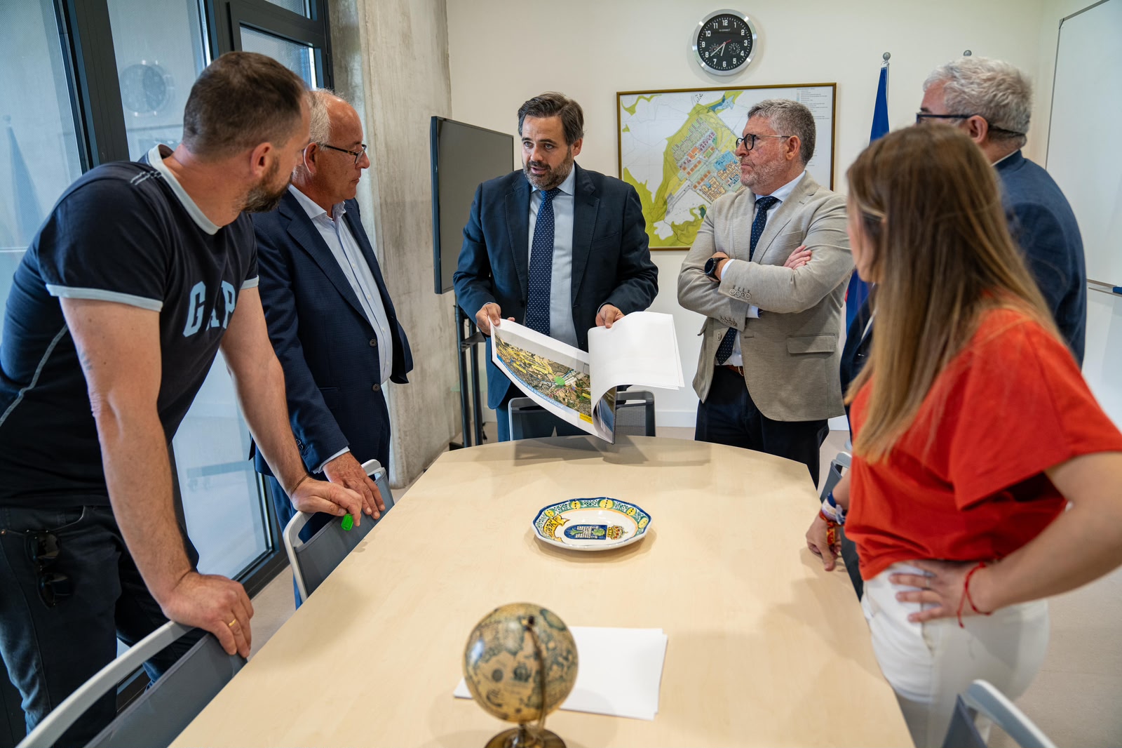 Núñez impulsará una nueva Ley del Suelo para aumentar la oferta de vivienda, facilitar el acceso de los jóvenes y aprovechar el potencial de municipios en expansión
