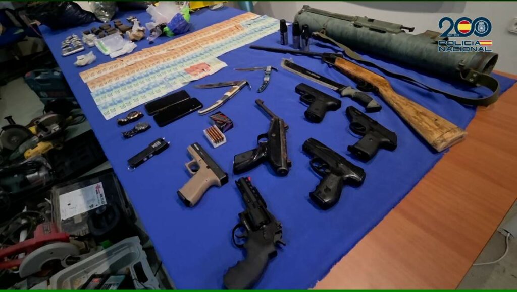 La Polic&iacute;a Nacional lanza una operaci&oacute;n en Talavera de la Reina contra una red de cultivos ilegales de marihuana ubicada en el barrio del Patrocinio