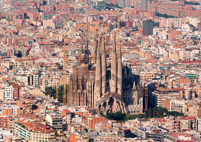 León XIV convierte Barcelona y Montserrat en el foco informativo con una visita marcada por Brians 1, el Raval, la Sagrada Família y el catalán