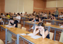 La PAU arranca en la Universidad de Castilla-La Mancha con nervios, “normalidad” y “sin incidencias reseñables” La PAU arranca en la Universidad de Castilla-La Mancha con nervios, “normalidad” y “sin incidencias reseñables”