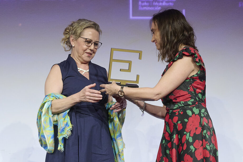 La cerámica de Talavera y el primer hotel reubicable de Europa de Grupo ANRO llevan el talento de Castilla-La Mancha a los Premios Escala de Interiorismo 3 premiosescalainteriorismo 3