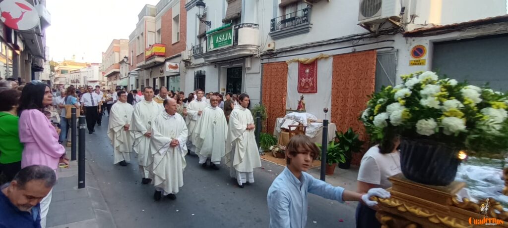 Tomelloso se rinde al Corpus Christi en una tarde de devoción, tradición y solemnidad 21 procesion corpus christi tomelloso 2026 009