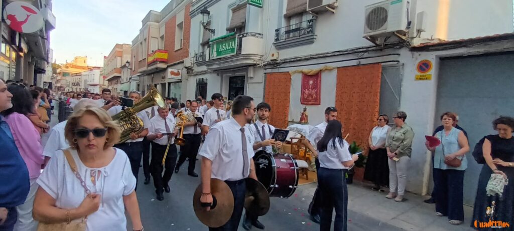 Tomelloso se rinde al Corpus Christi en una tarde de devoción, tradición y solemnidad 25 procesion corpus christi tomelloso 2026 014