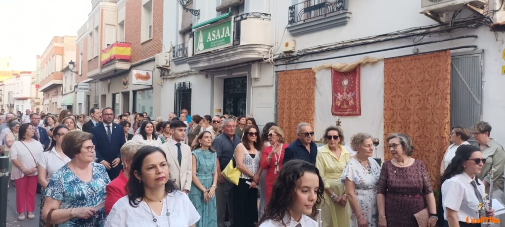 Tomelloso se rinde al Corpus Christi en una tarde de devoción, tradición y solemnidad 31 procesion corpus christi tomelloso 2026 023