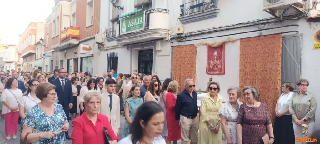 Tomelloso se rinde al Corpus Christi en una tarde de devoción, tradición y solemnidad 32 procesion corpus christi tomelloso 2026 024