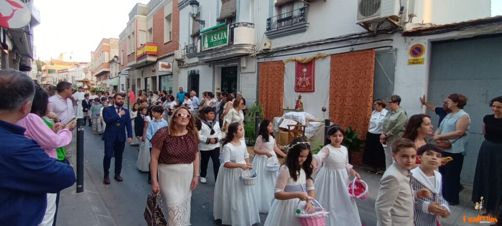 Tomelloso se rinde al Corpus Christi en una tarde de devoción, tradición y solemnidad 39 procesion corpus christi tomelloso 2026 049