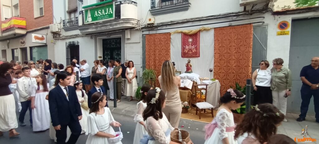 Tomelloso se rinde al Corpus Christi en una tarde de devoción, tradición y solemnidad 48 procesion corpus christi tomelloso 2026 062