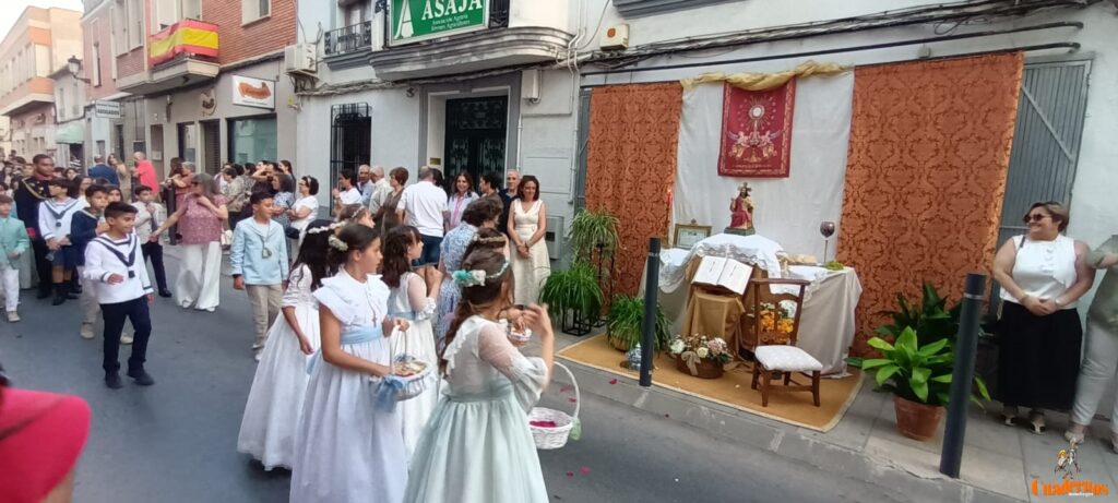Tomelloso se rinde al Corpus Christi en una tarde de devoción, tradición y solemnidad 52 procesion corpus christi tomelloso 2026 068