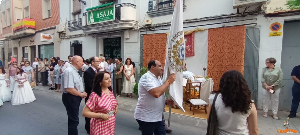 Tomelloso se rinde al Corpus Christi en una tarde de devoción, tradición y solemnidad 54 procesion corpus christi tomelloso 2026 071