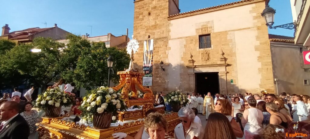 Tomelloso se rinde al Corpus Christi en una tarde de devoción, tradición y solemnidad 103 procesion corpus christi tomelloso 2026 139