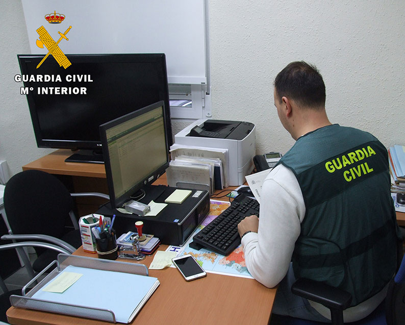 La Guardia Civil investiga a una persona  por acceder de forma ilícita a las redes sociales de su expareja en Albacete