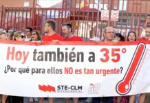 Más de 1.000 personas de la comunidad educativa se movilizan para reclamar medidas frente al calor en las aulas Más de 1.000 personas de la comunidad educativa se movilizan para reclamar medidas frente al calor en las aulas