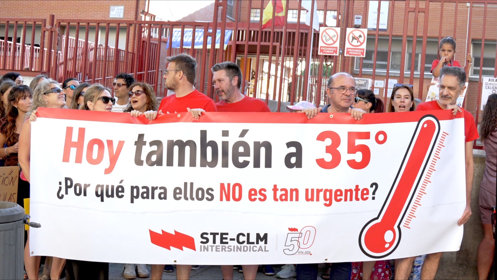 Más de 1.000 personas de la comunidad educativa se movilizan para reclamar medidas frente al calor en las aulas