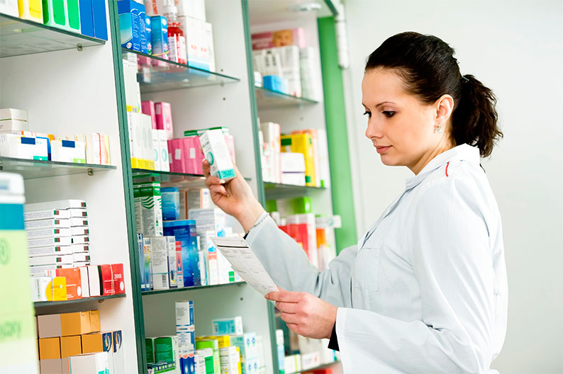 Moreno reclama a Page el refuerzo y reconocimiento de los Técnicos en Farmacia en el sistema sanitario