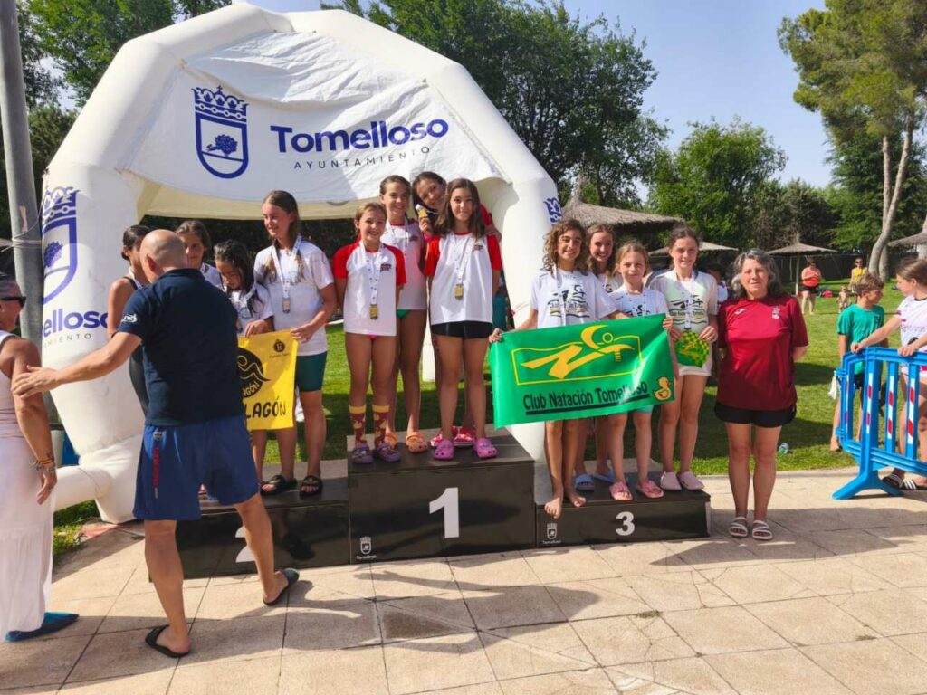 El Club Natación Tomelloso logra la tercera posición por equipos en el Campeonato de Castilla-La Mancha Base de Verano 3 terceros club natacion tomelloso campeonato regional 24