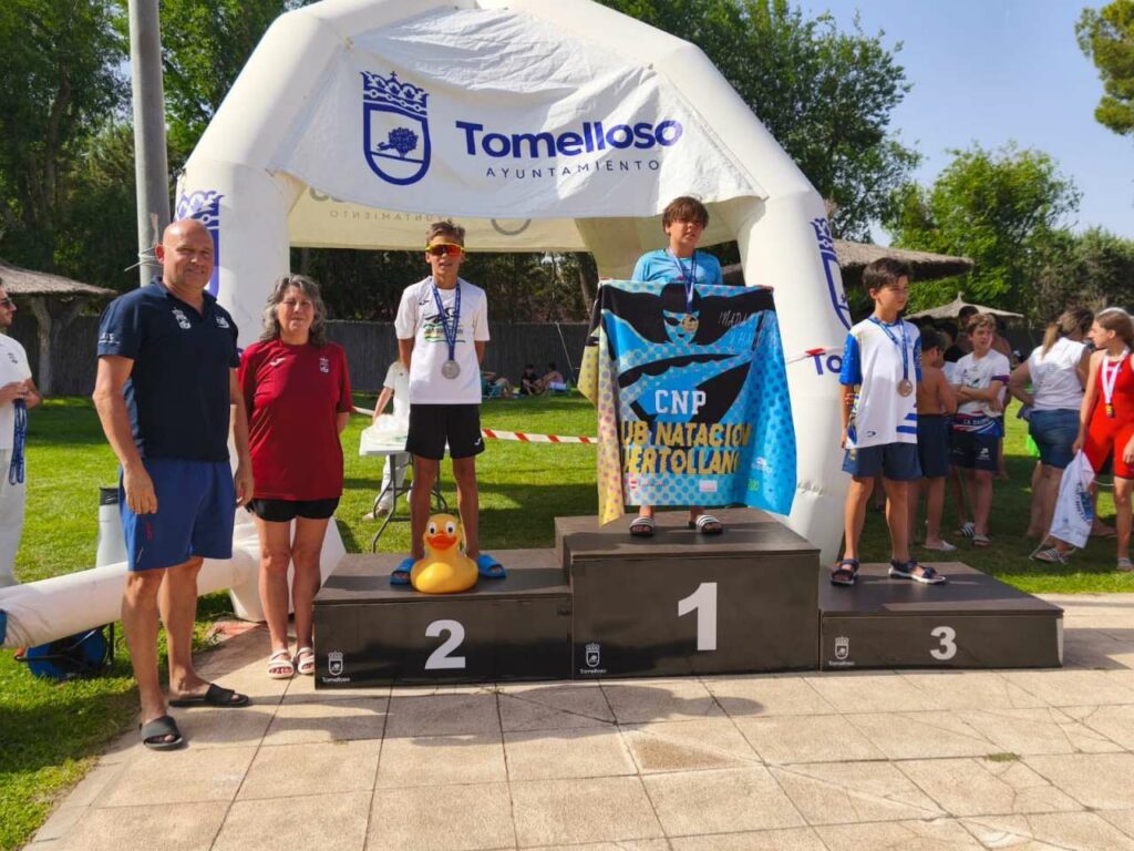 El Club Natación Tomelloso logra la tercera posición por equipos en el Campeonato de Castilla-La Mancha Base de Verano 2 terceros club natacion tomelloso campeonato regional 25